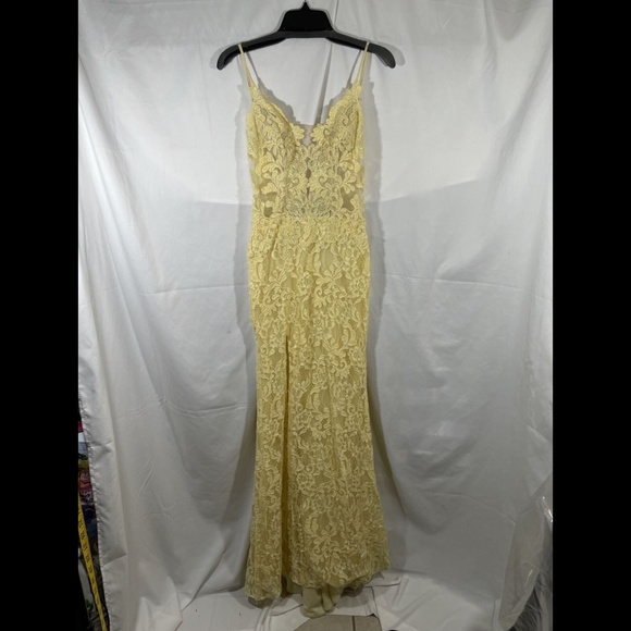NEW La Femme [ 2 ] Stretch Lace High Slit Gown in Pale Yellow - Picture 7 of 14